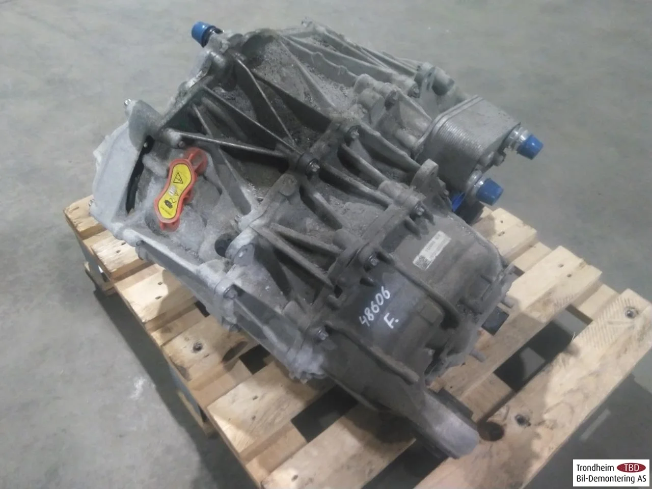 Tesla MODEL 3 2017--> Elektromos motor, első