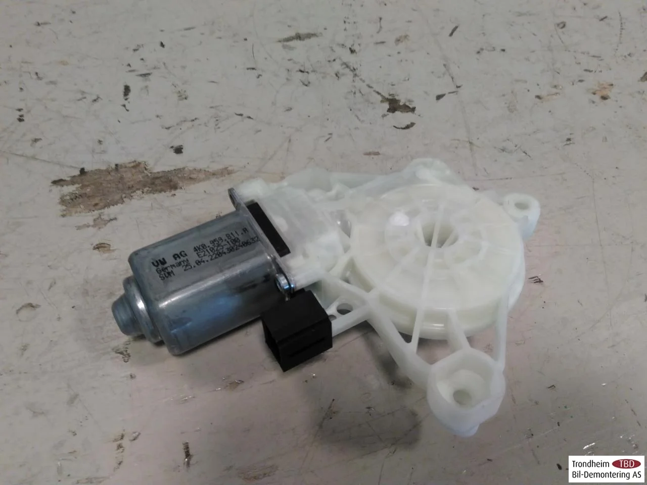 Volkswagen ID.5 2022- Ablakemelő motor nézet 2
