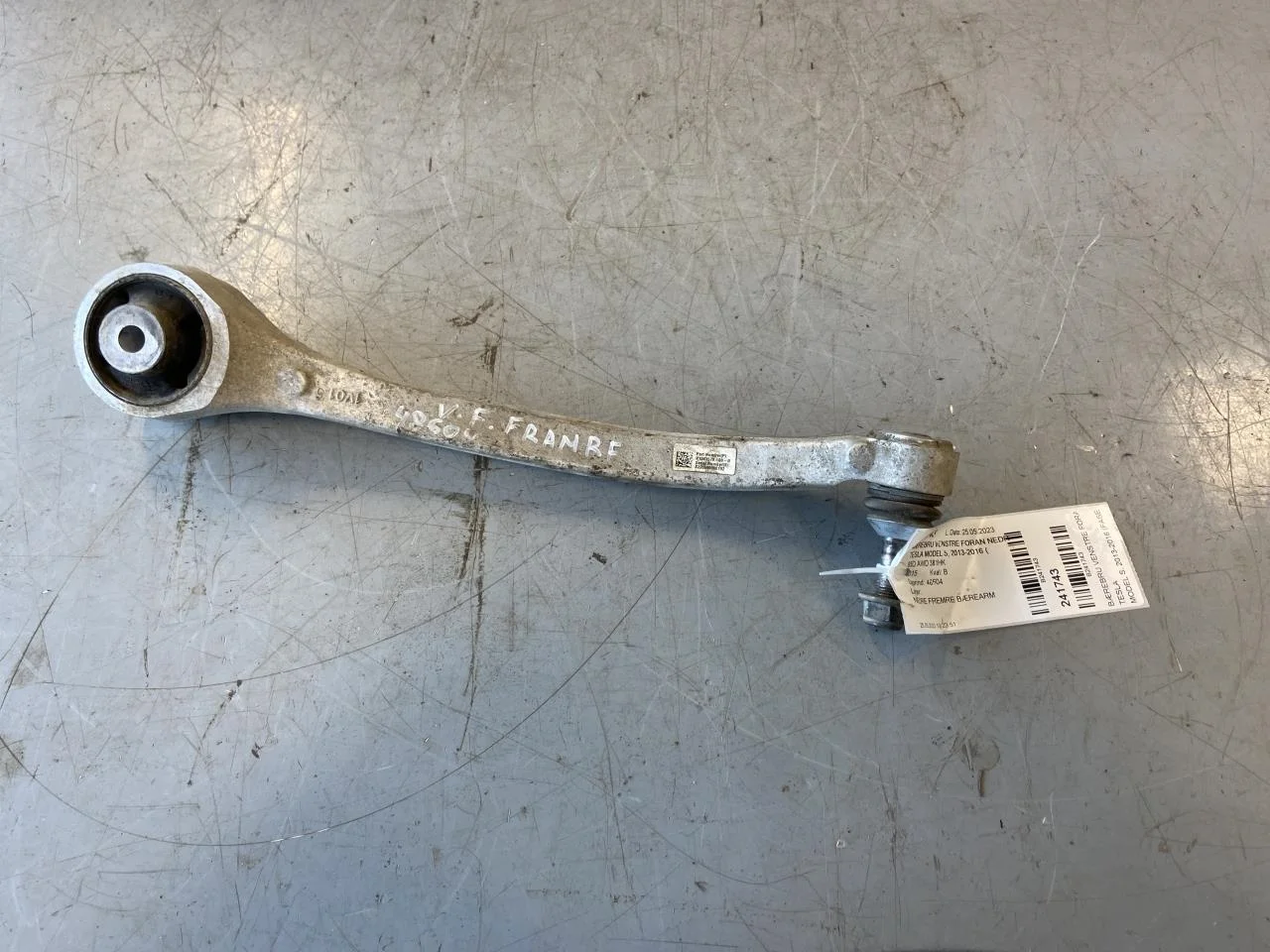 Tesla MODEL S 2013- Front left control arm