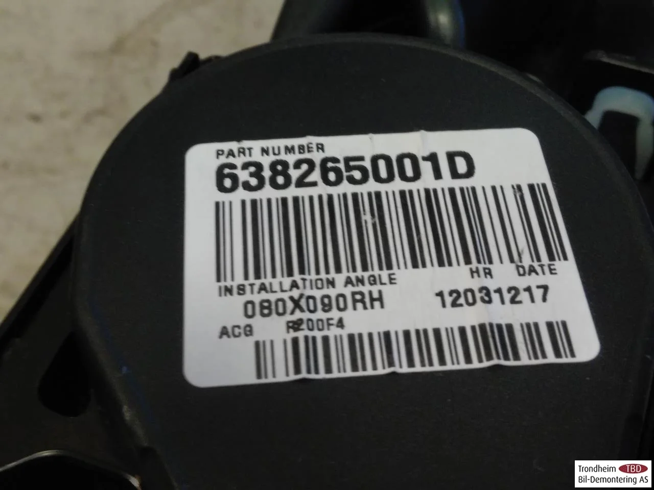 Nissan LEAF 2017-24 Front right seat belt view 4