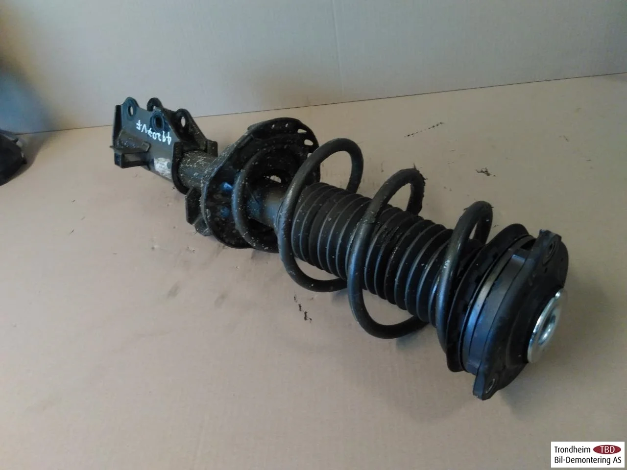 Mg MG4 EH32 2023- Amortizor tip McPherson, față stânga vedere 2