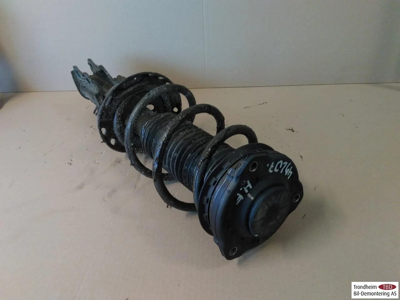 Mg MG4 EH32 2023- Amortizor tip McPherson, față dreapta vedere 3