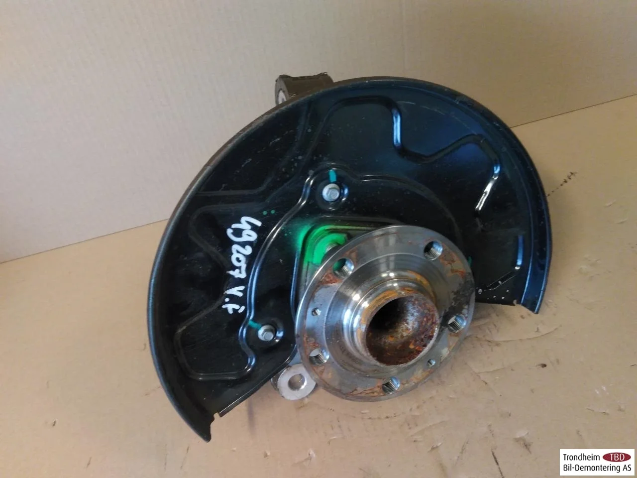 Mg MG4 EH32 2023- Stub axle carrier, left front view 2