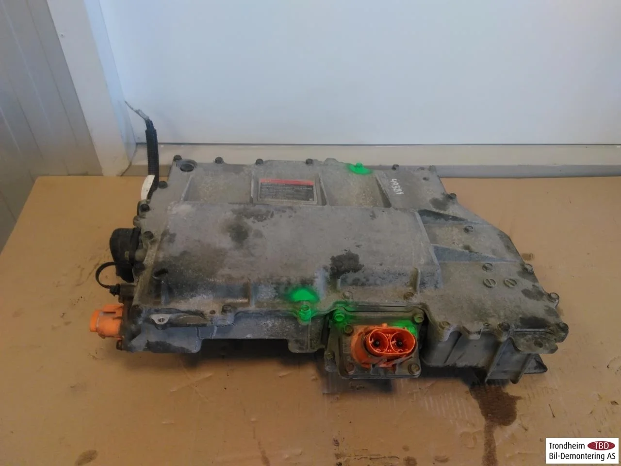 Nissan LEAF 2011-17 Voltage converter, battery