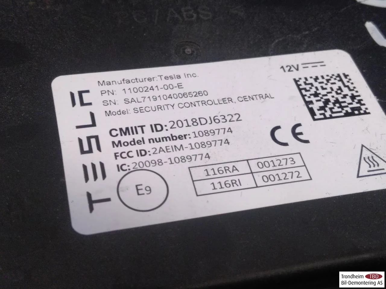 Tesla MODEL 3 2017--> Vezérlőegység, központi zár nézet 3