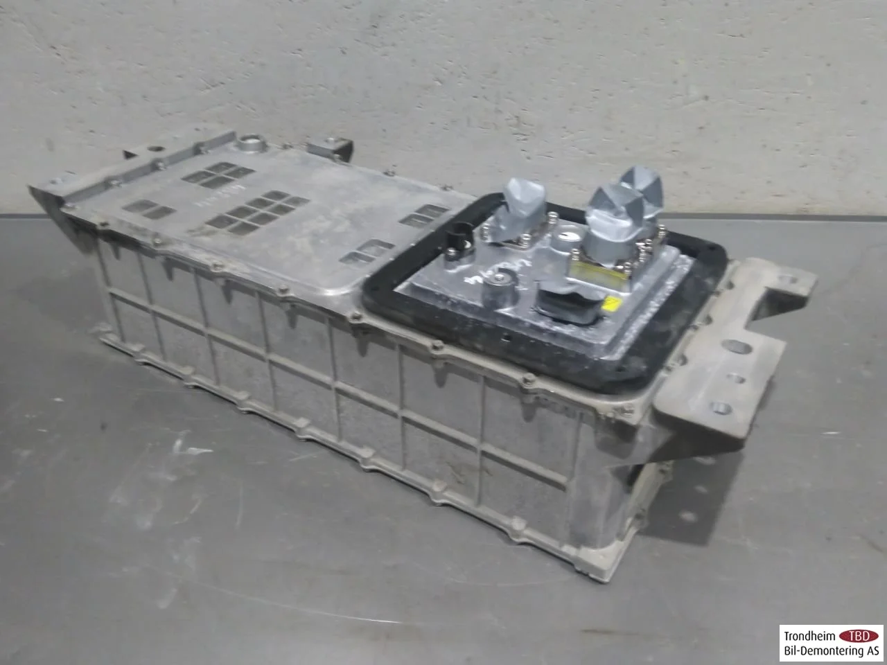 Xpeng P7 2022- Akkumulátortöltő