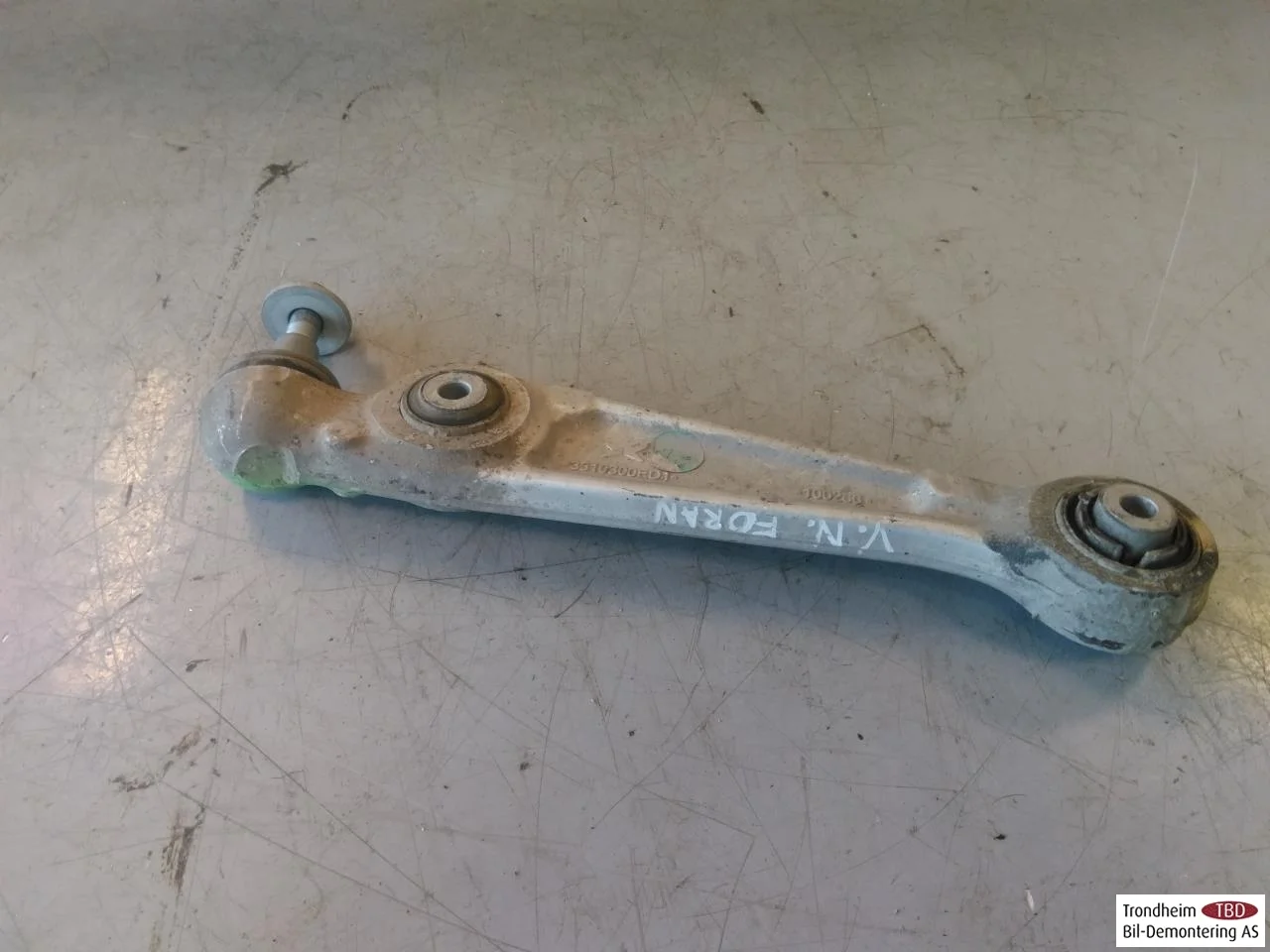 Xpeng P7 2022- Front left control arm