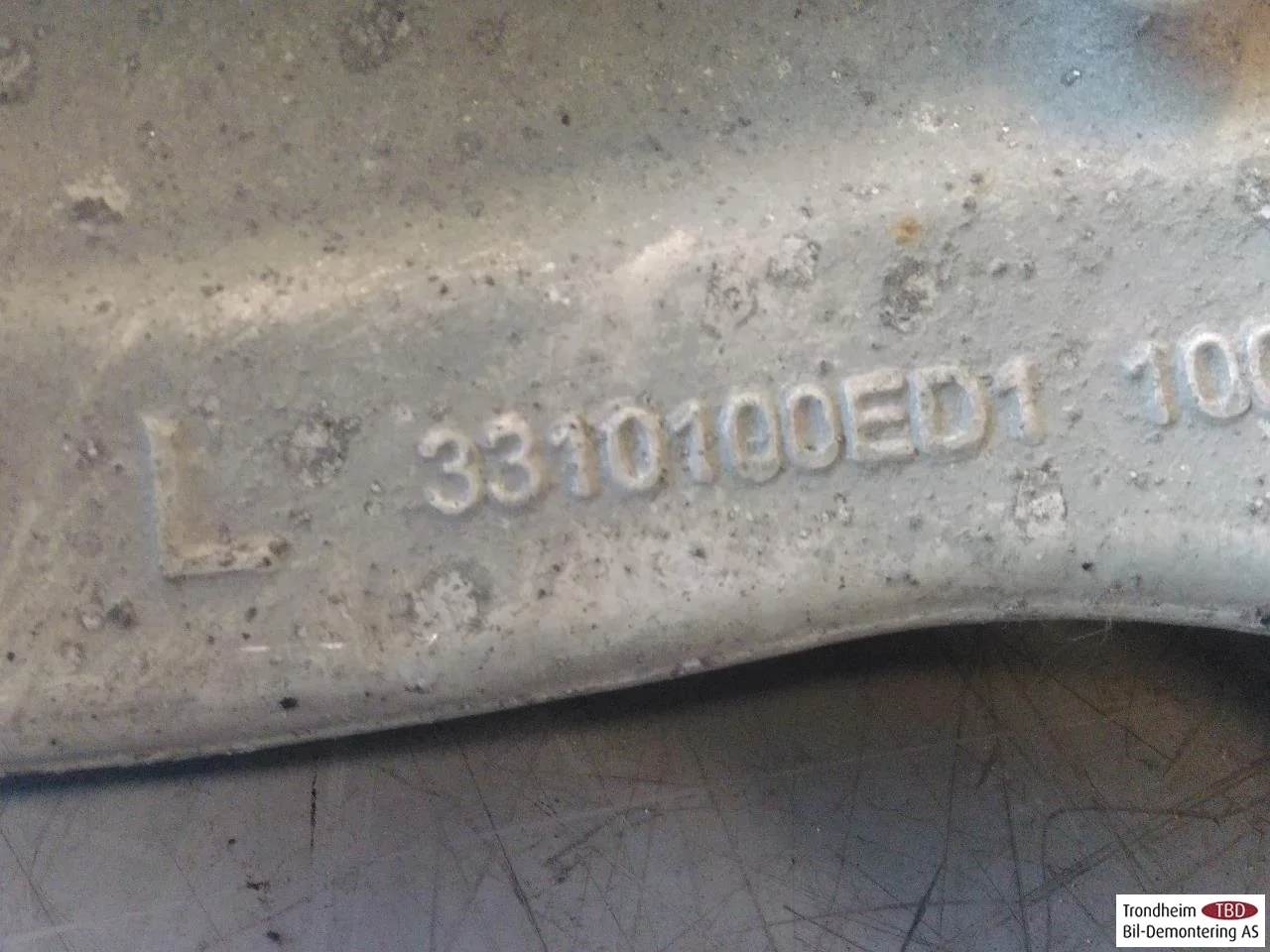 Xpeng P7 2022- Control arm, front left upper view 3