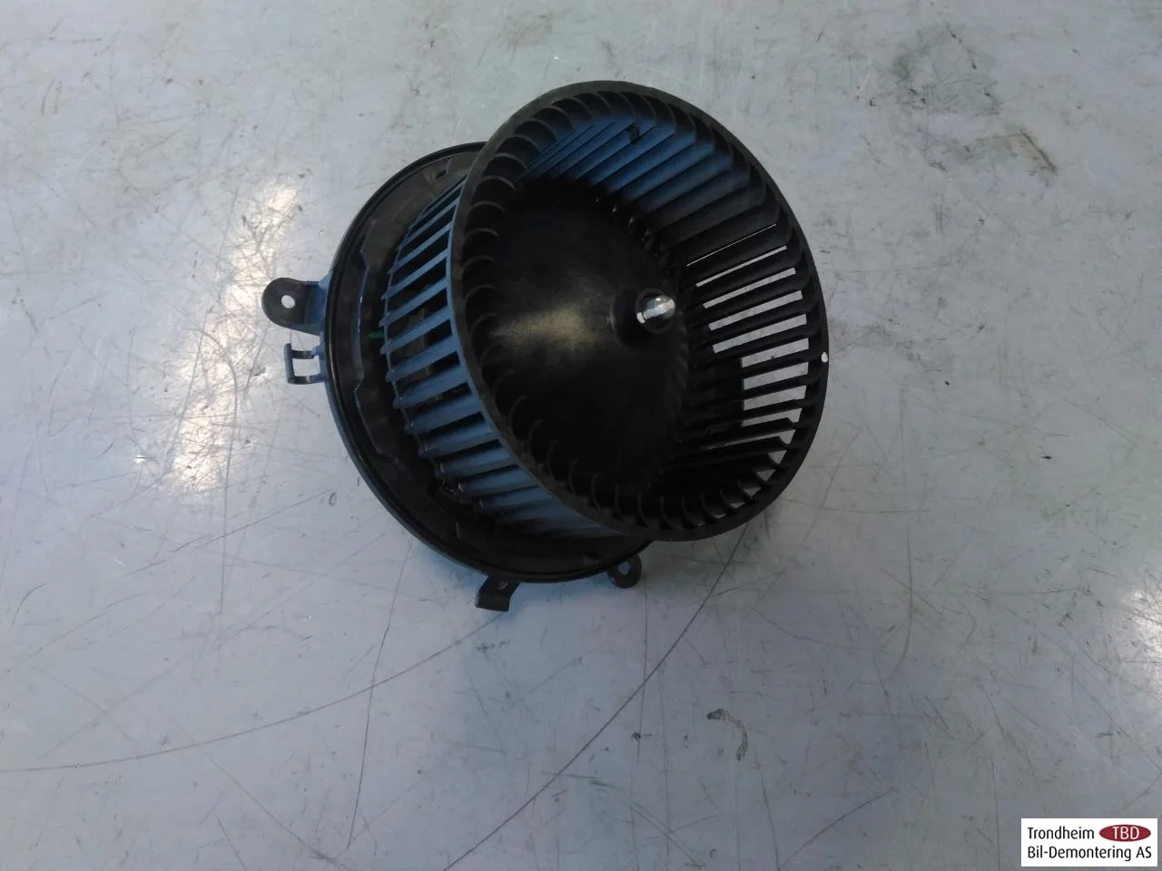 Xpeng P7 2022- Fűtésventilátor motor nézet 2