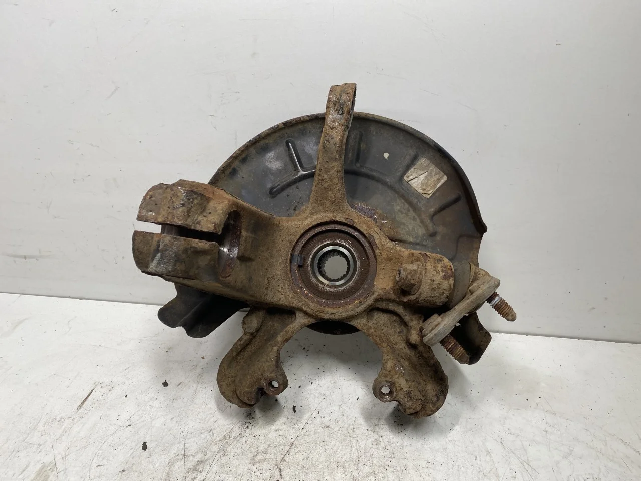 Volkswagen UP!, E-UP! Front right steering knuckle view 4