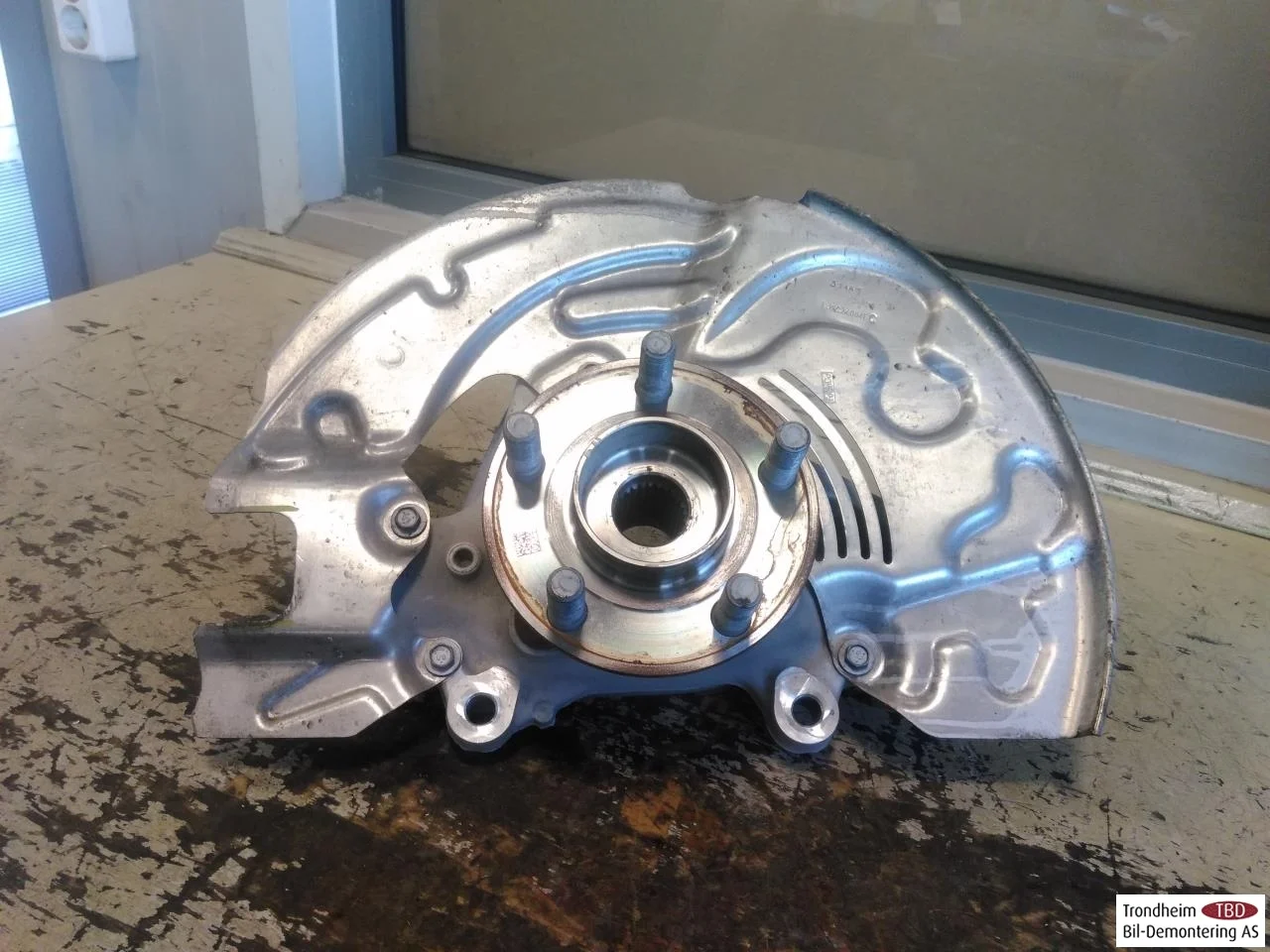 Ford MUSTANG MACH-E 2021- Front right steering knuckle view 2