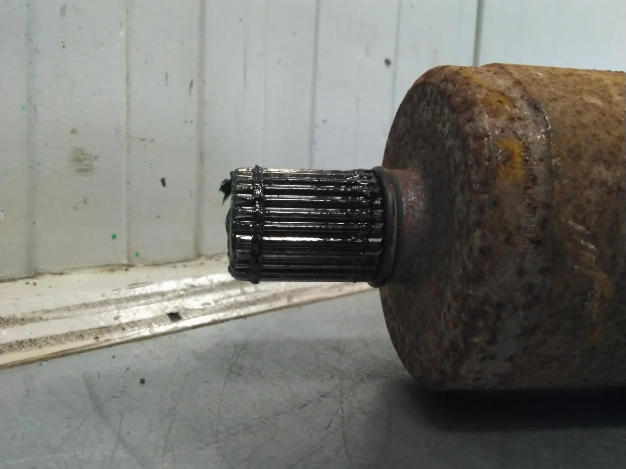 Ford MUSTANG MACH-E 2021- Rear right driveshaft view 3