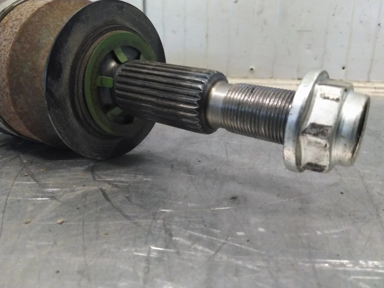 Ford MUSTANG MACH-E 2021- Rear left driveshaft view 2