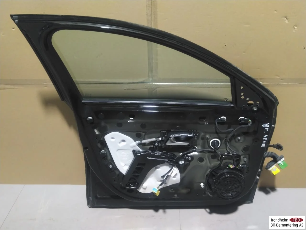 Peugeot 208/E-208 2020-> Ajtó, 4 ajtós, első, bal nézet 3