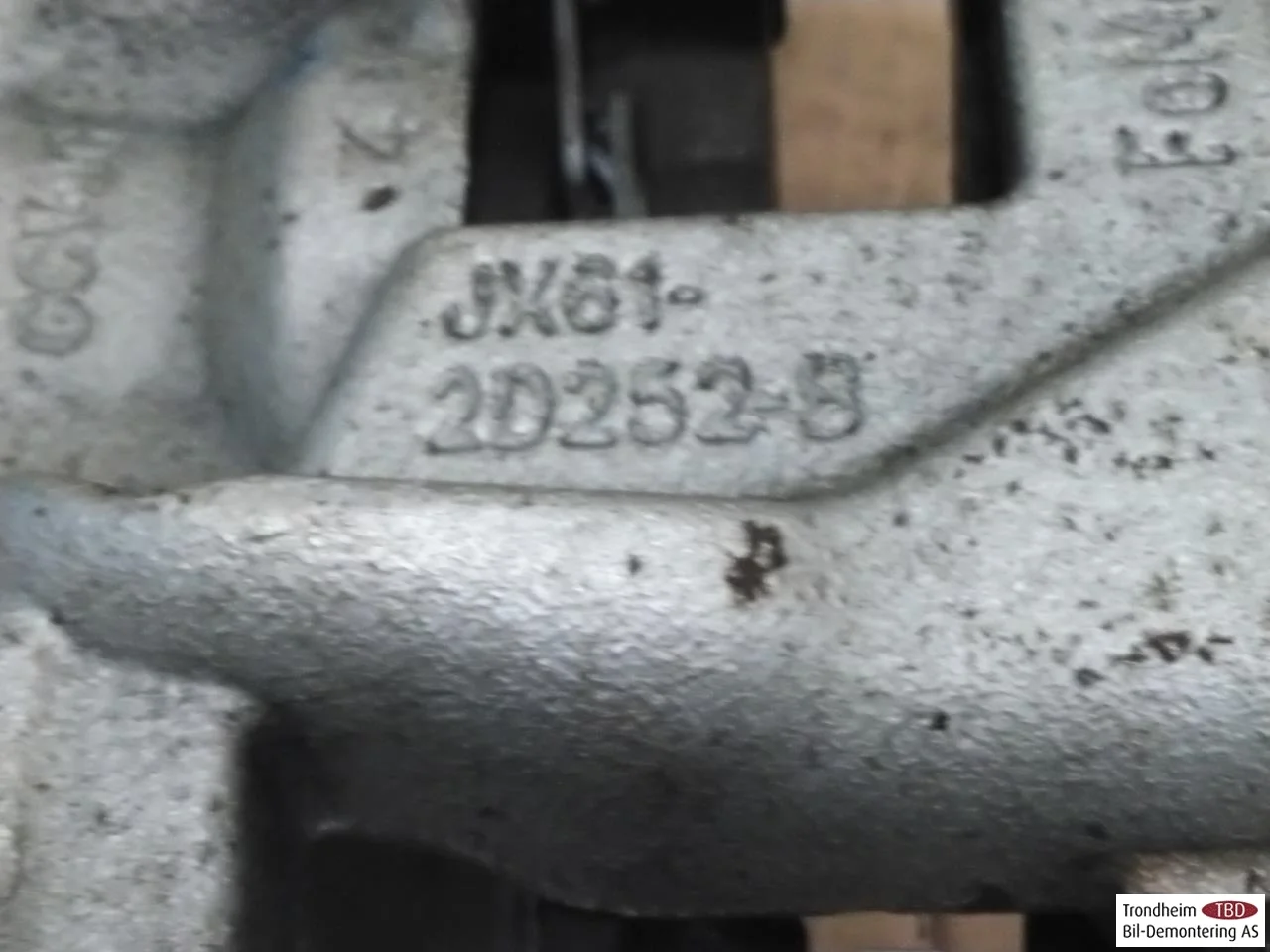 Ford MUSTANG MACH-E 2021- Féknyereg, hátsó, jobb nézet 3