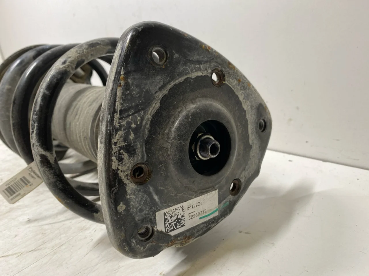 Polestar 2 2020- Strut assembly, front left view 2