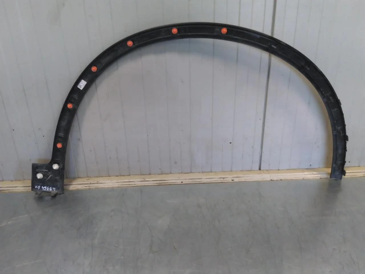 Polestar 2 2020- Wheel arch trim view 2