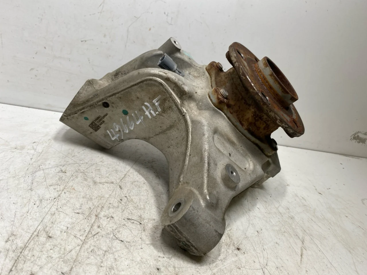 Polestar 2 2020- Front right steering knuckle