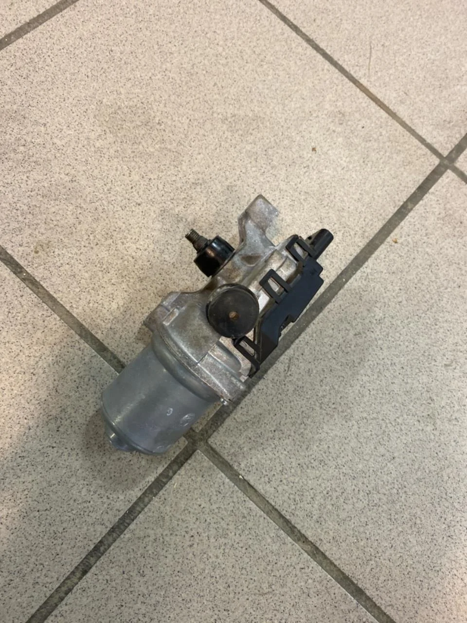 Mini MINI ONE/COOPER 3DR F56 2014-24 Windshield wiper motor view 2