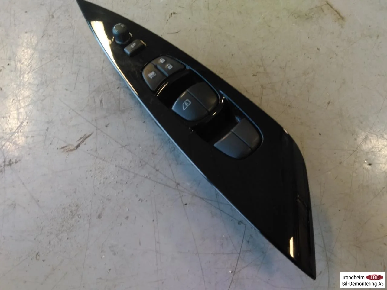 Nissan LEAF 2017-24 Ablakemelő kapcsoló
