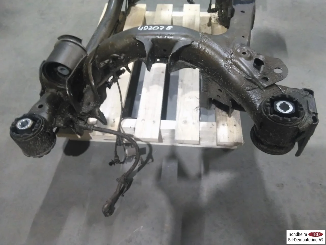 Mg MG4 EH32 2023- Traversă punte spate / cadru auxiliar vedere 2