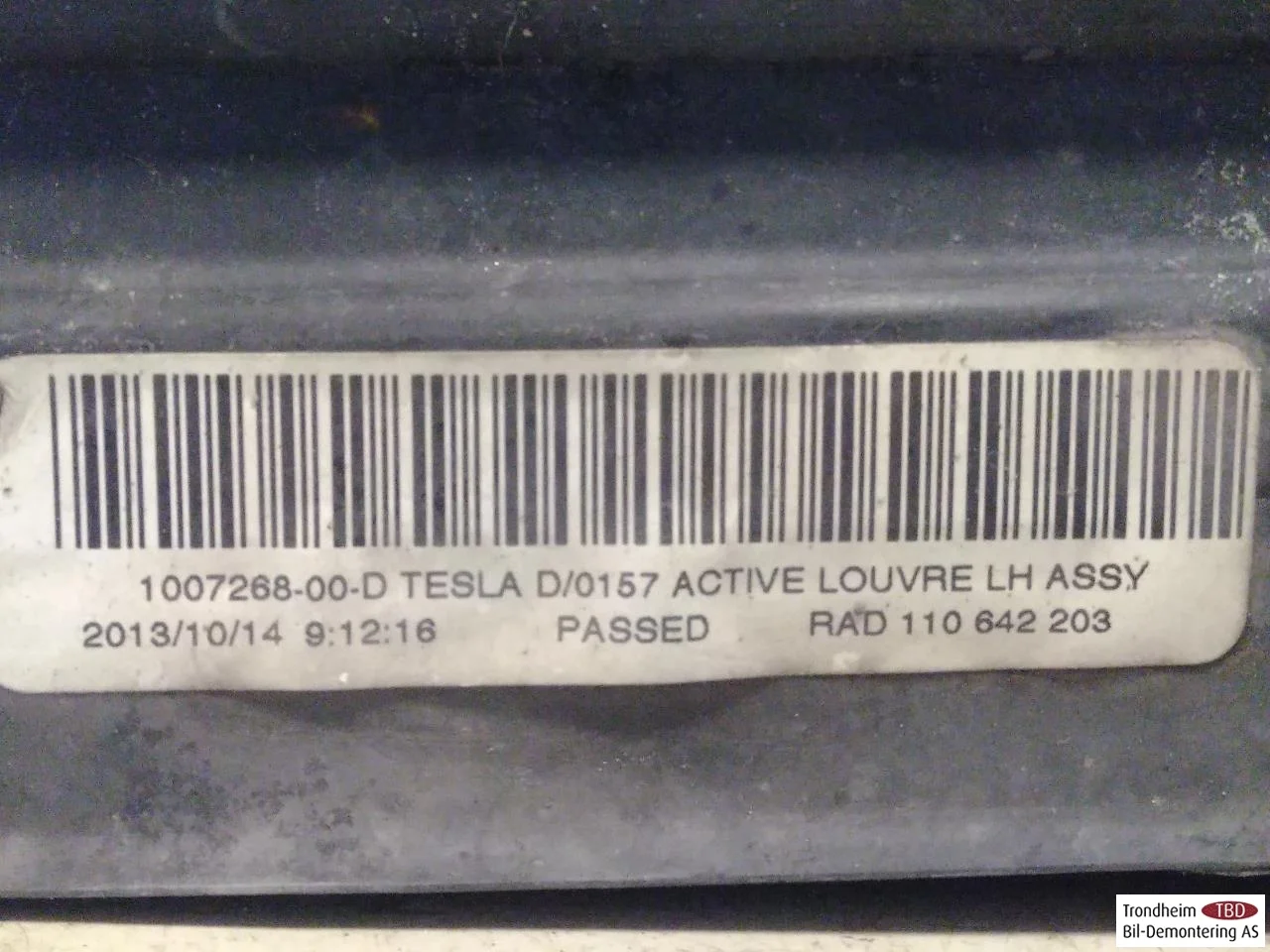 Tesla MODEL S 2013- Grille, left section view 3