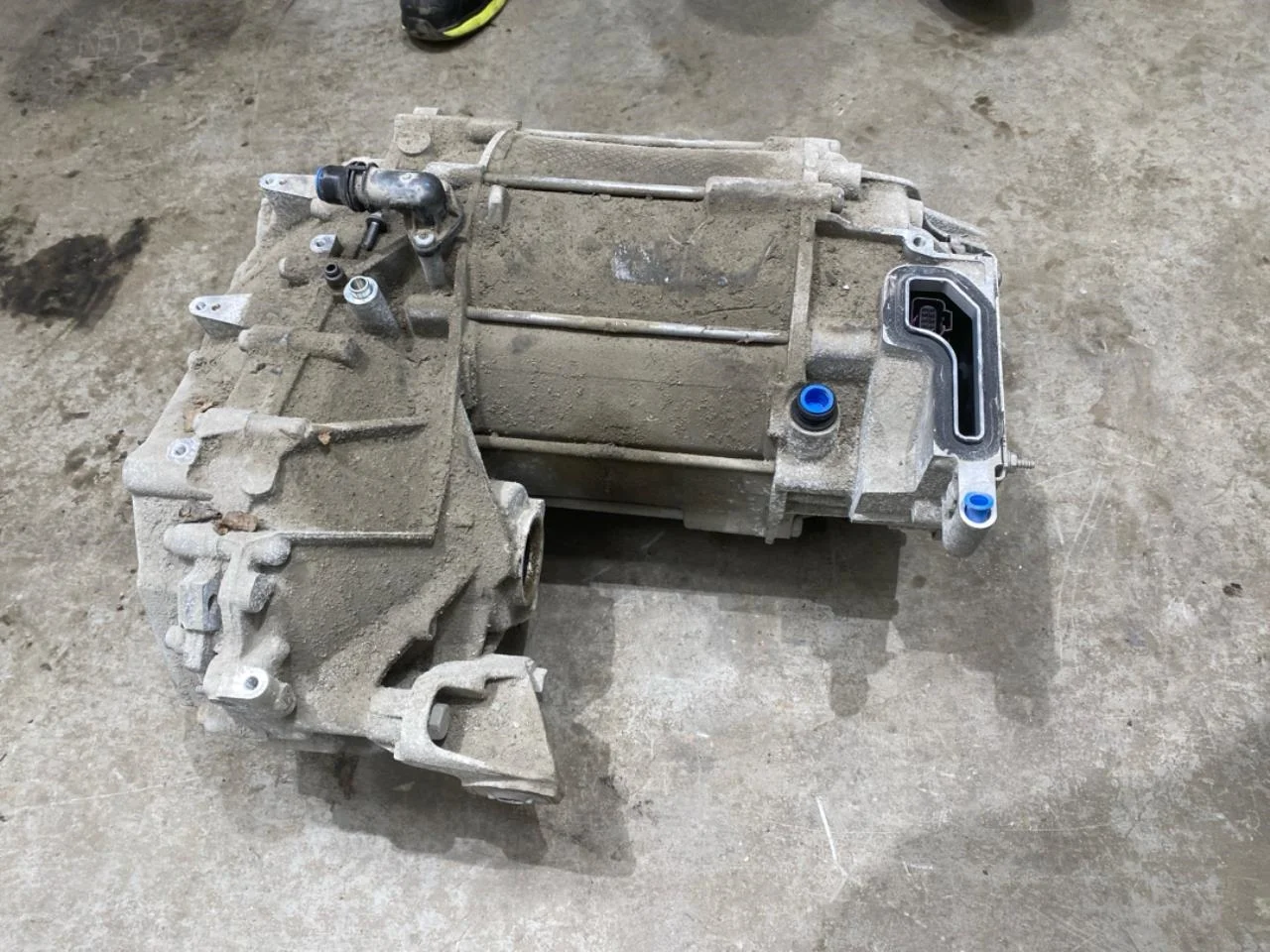 Cupra BORN 2022- Rear electric motor view 3