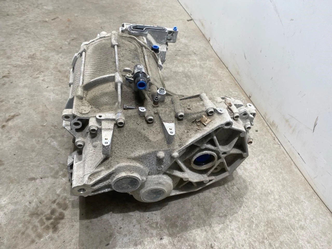 Cupra BORN 2022- Rear electric motor view 4