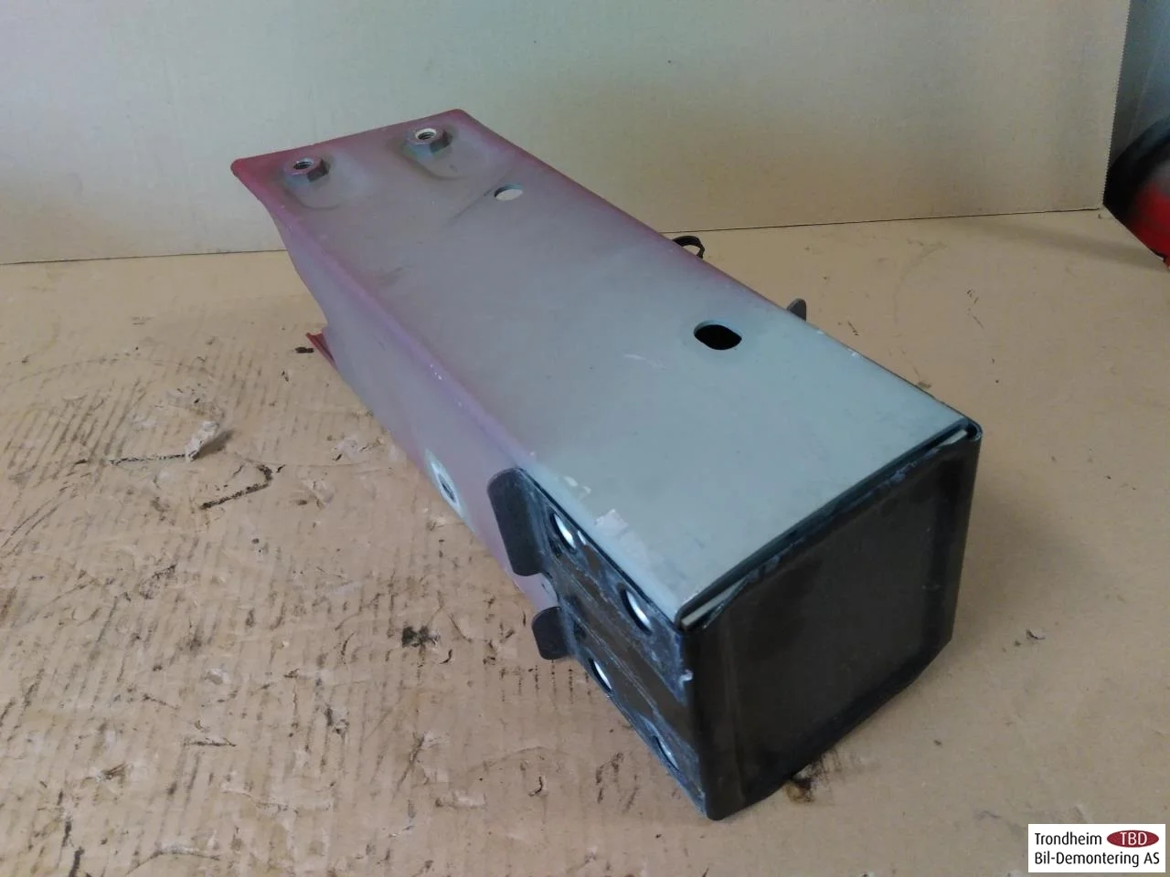 Tesla MODEL 3 2017--> Bumper reinforcement beam, front view 2
