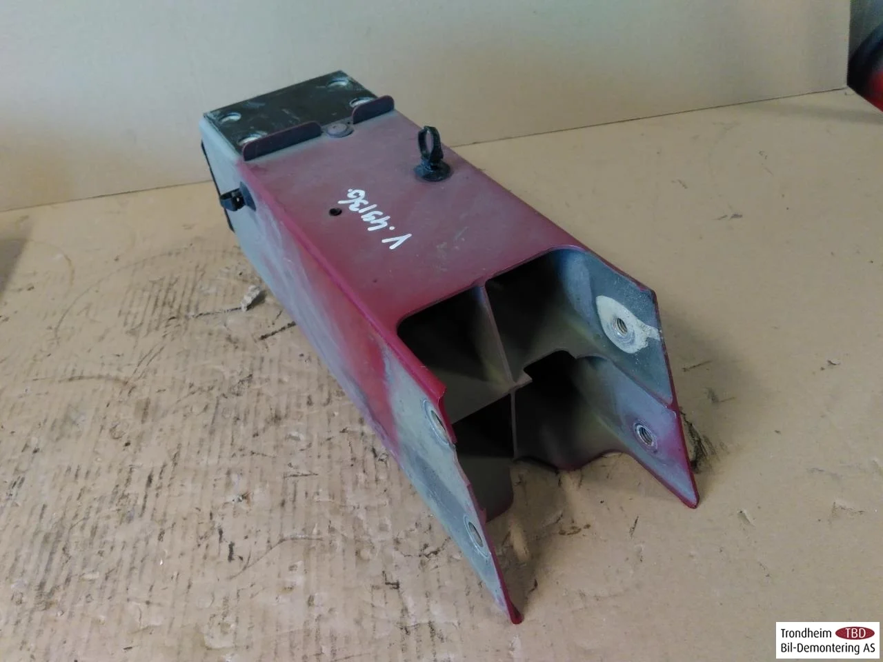Tesla MODEL 3 2017--> Bumper reinforcement beam, front view 3