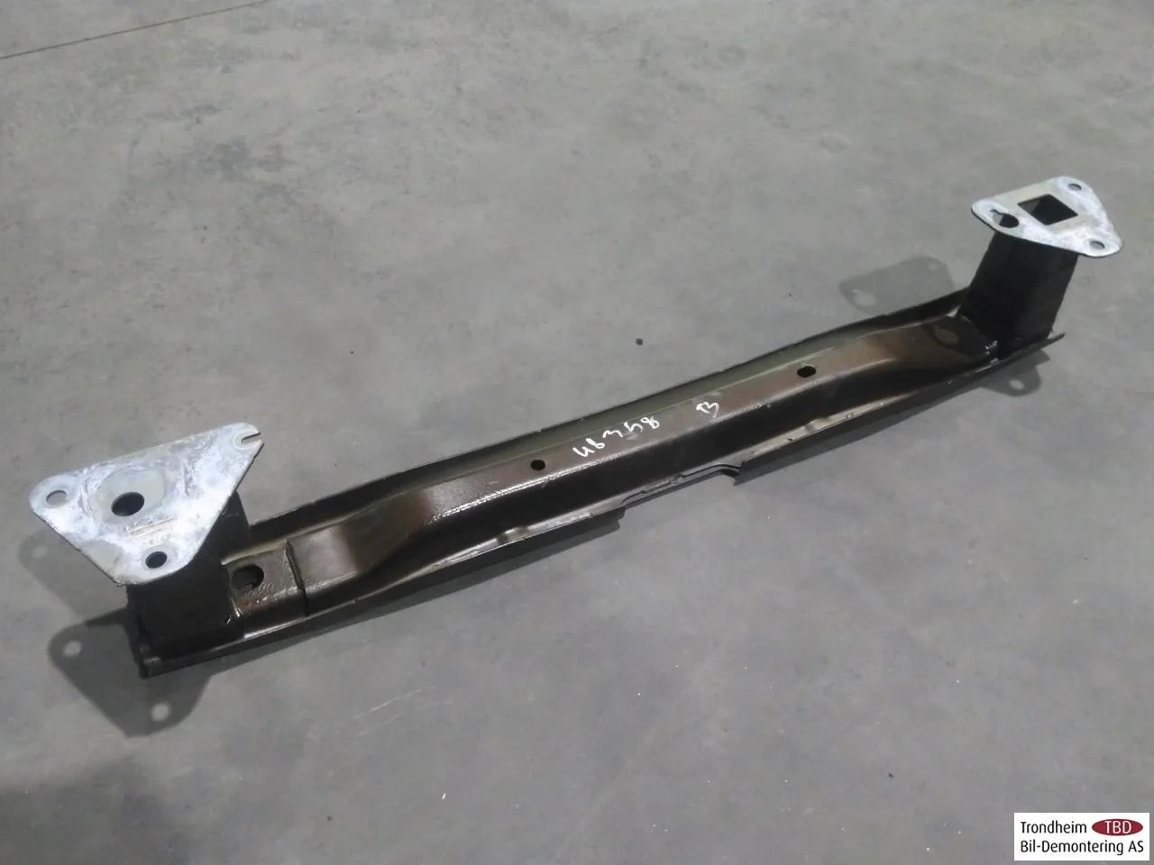 Peugeot 208/E-208 2020-> Bumper reinforcement beam, rear view 3