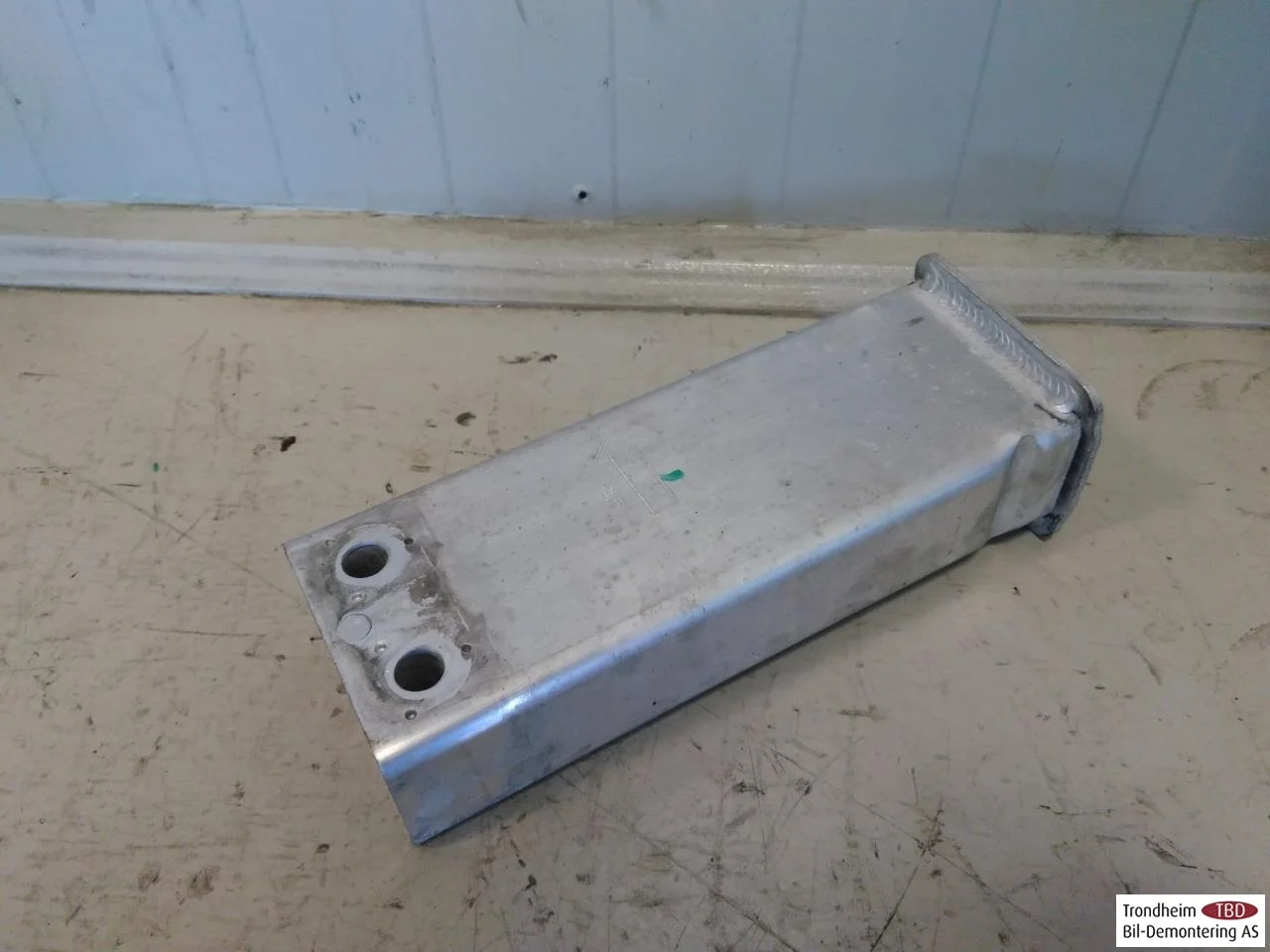 Tesla MODEL 3 2017--> Bumper reinforcement beam, front view 2