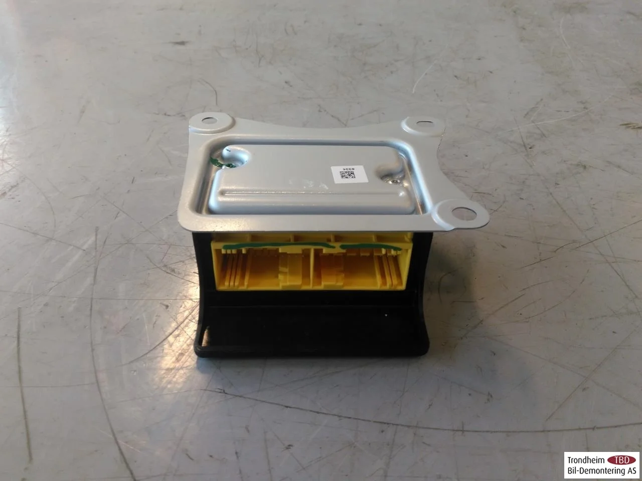 Xpeng P7 2022- Légzsák elektronikai egység nézet 2