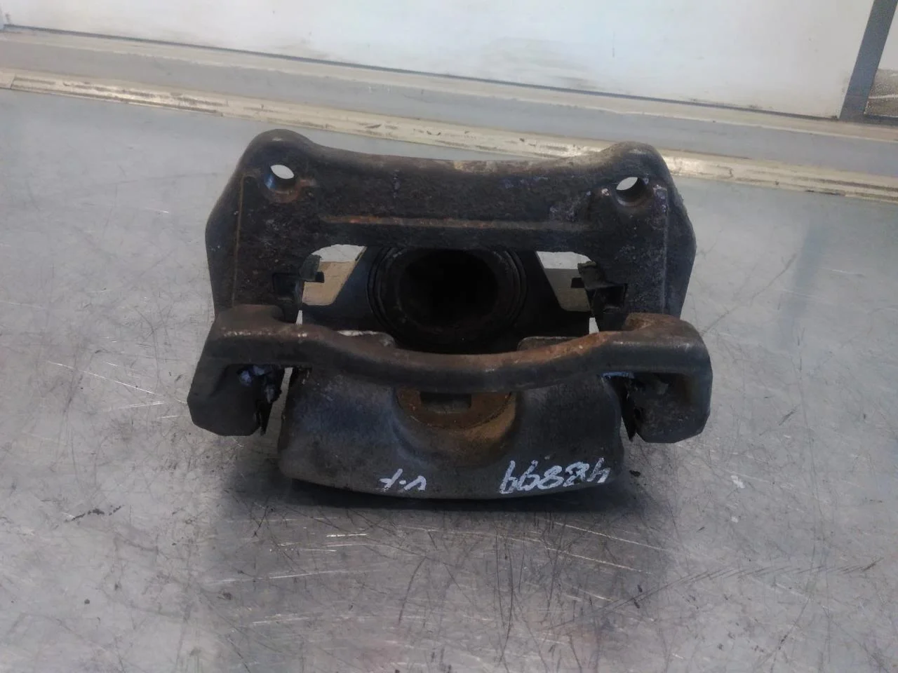 Kia SOUL 2009- Féknyereg, első, bal nézet 3