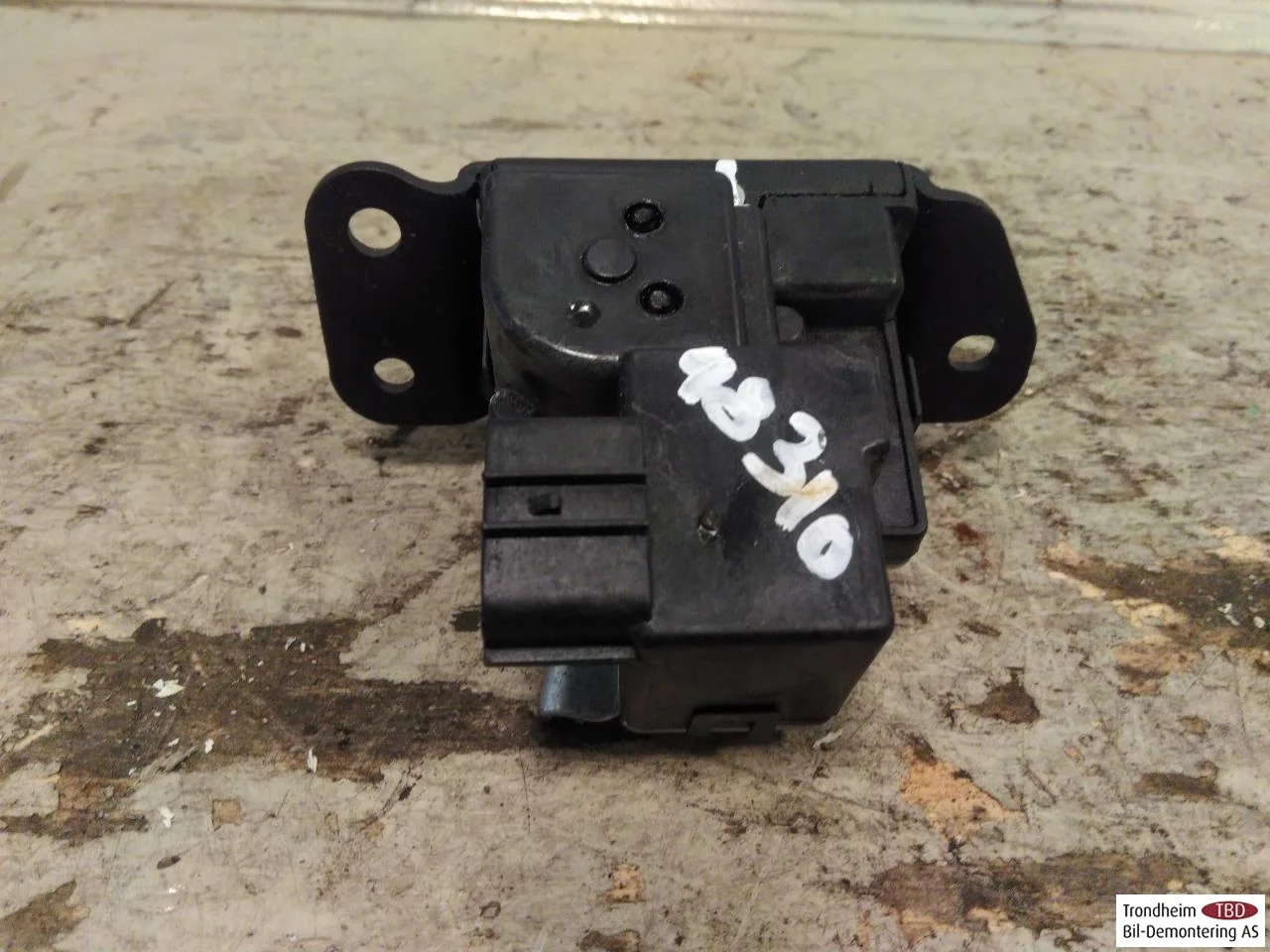 Kia SOUL 2009- Tailgate lock view 2