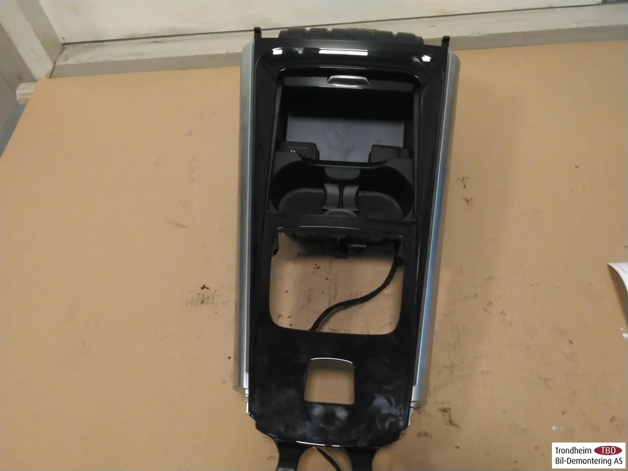 Mercedes EQA H243 2021- Cup holder view 2