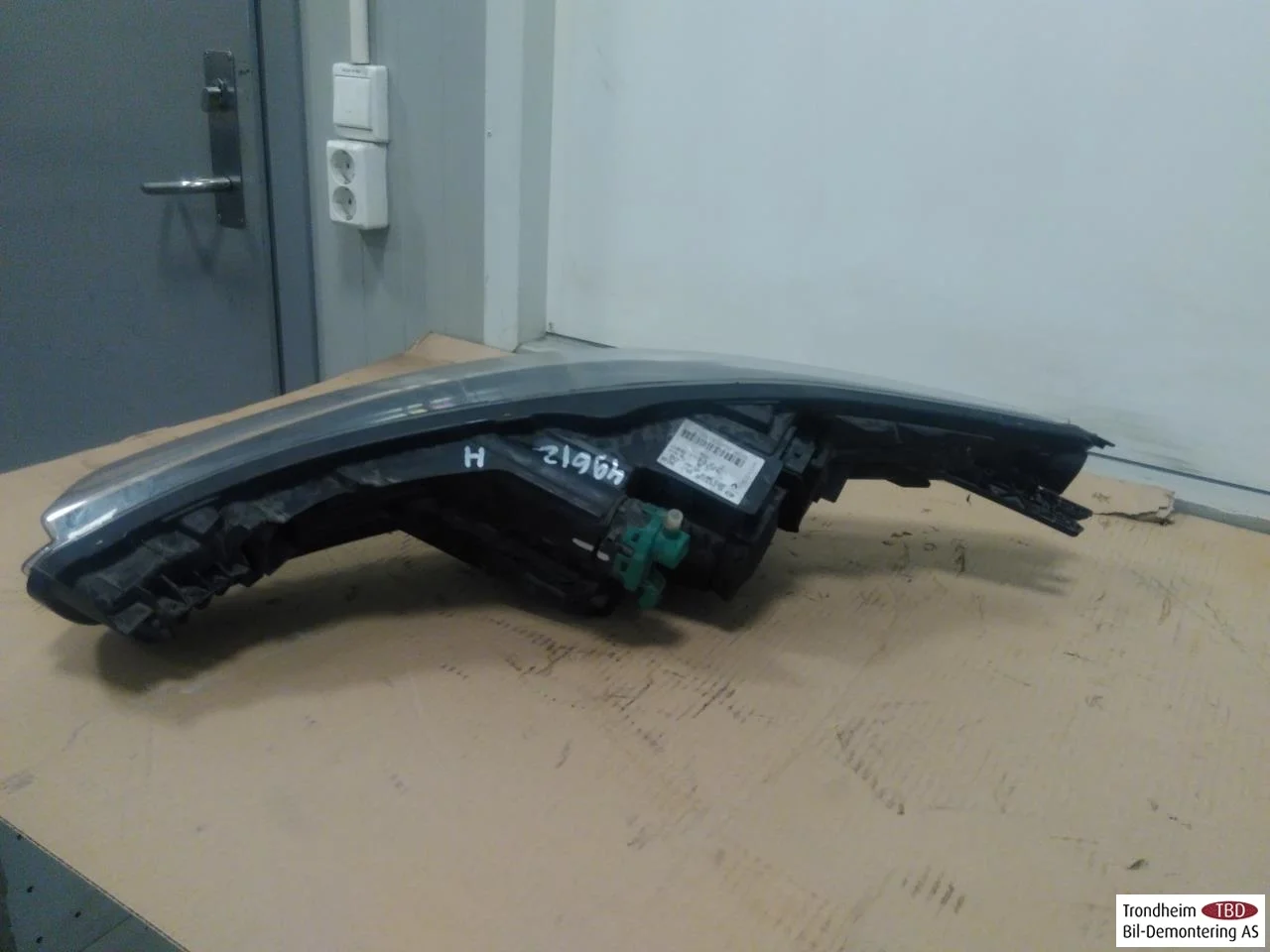 Renault ZOE/E- TECH 2013--> Right headlight view 2
