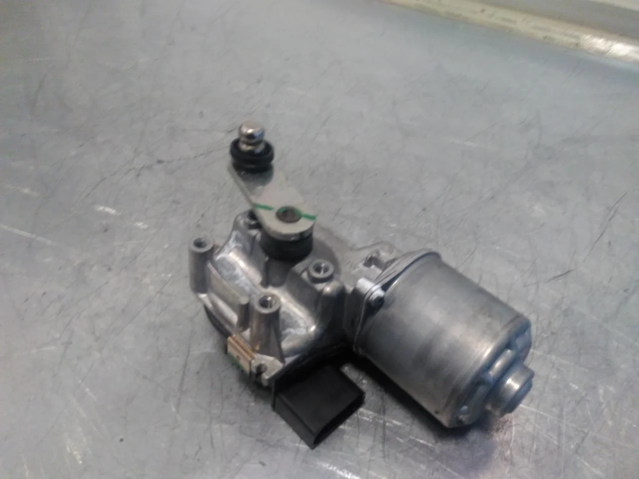 Volvo C40/RECHARGE 2021-> Windshield wiper motor