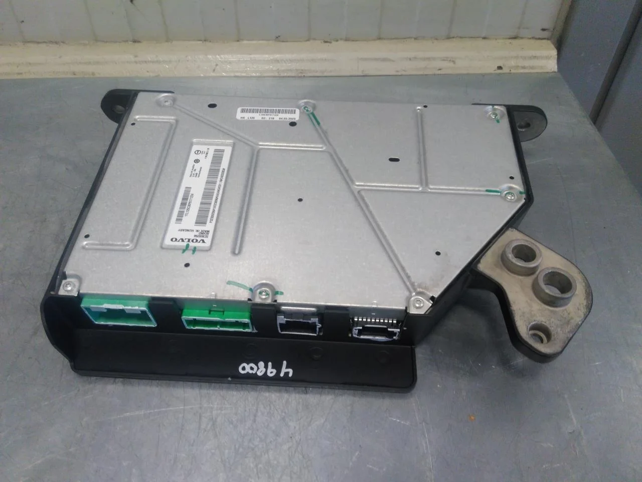 Volvo C40/RECHARGE 2021-> Radio / hi-fi amplifier