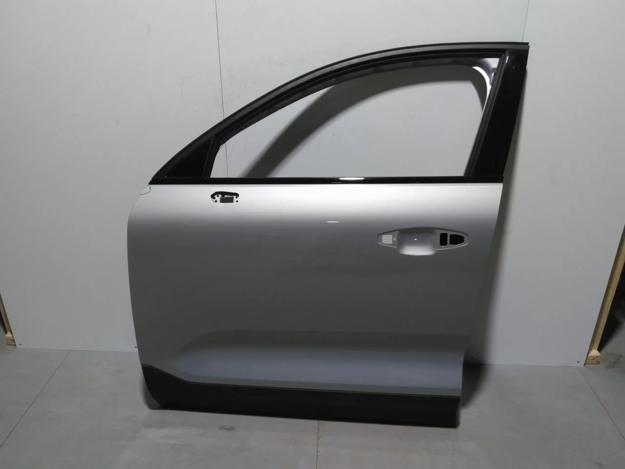 Volvo C40/RECHARGE 2021-> Ajtó, 4 ajtós, első, bal