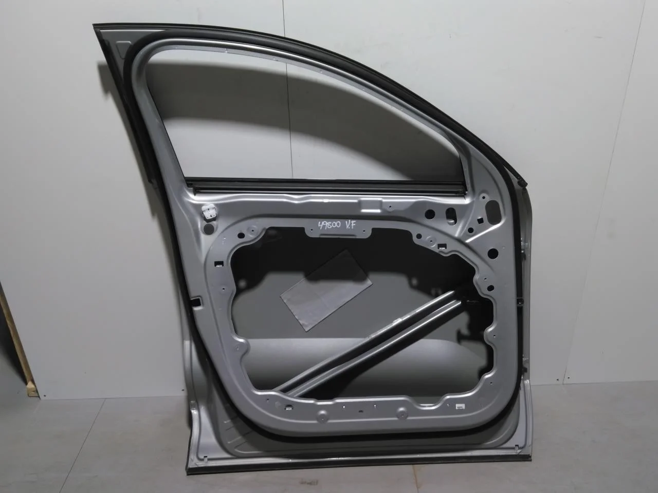 Volvo C40/RECHARGE 2021-> Ajtó, 4 ajtós, első, bal nézet 4