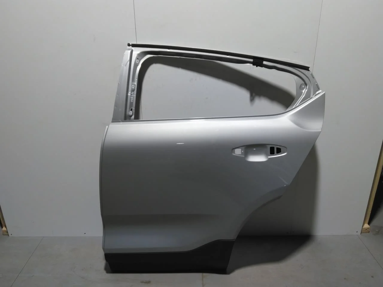 Volvo C40/RECHARGE 2021-> Ajtó, 4 ajtós, hátsó, bal