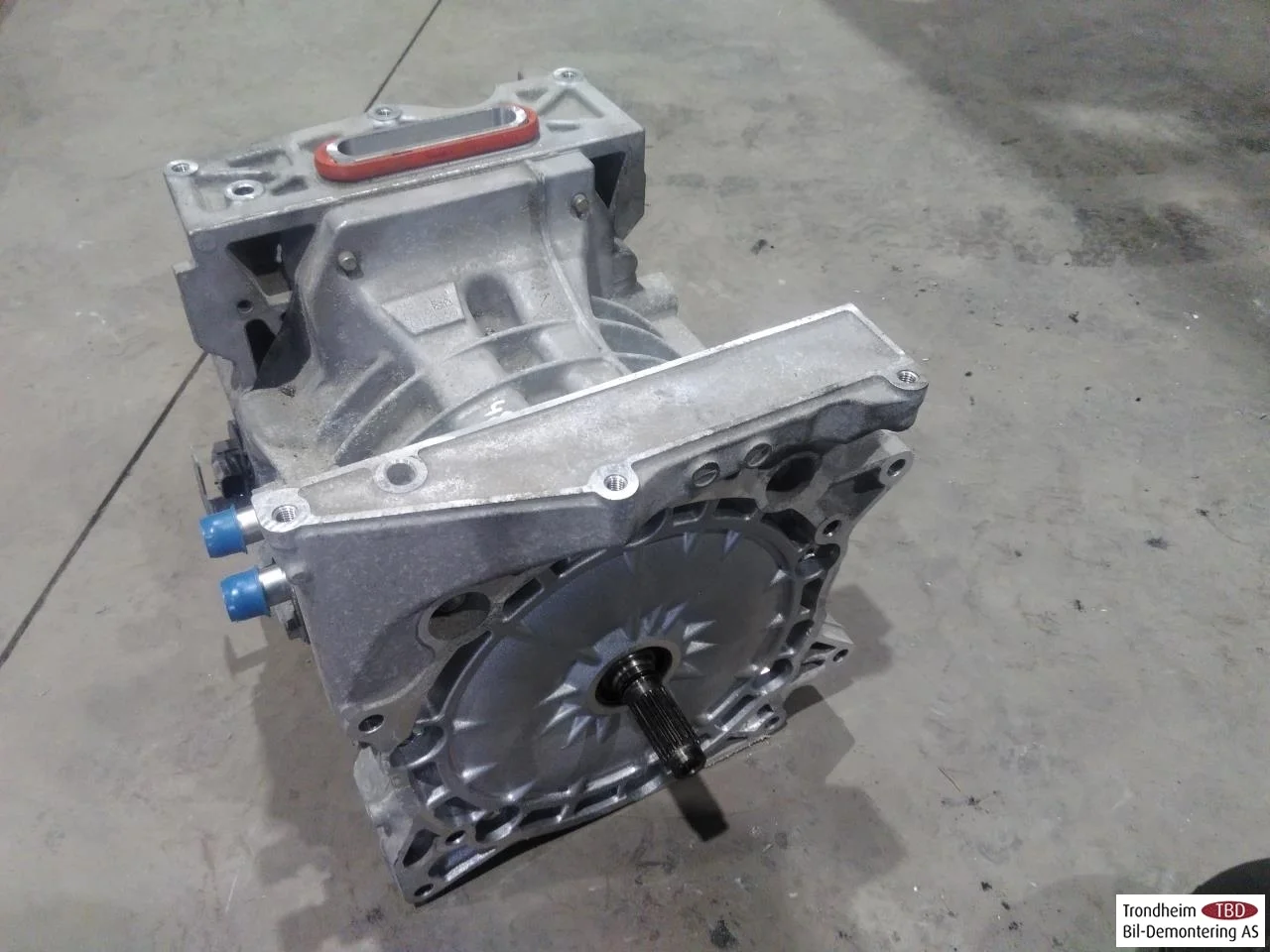 Nissan LEAF 2011-17 Front electric motor view 3
