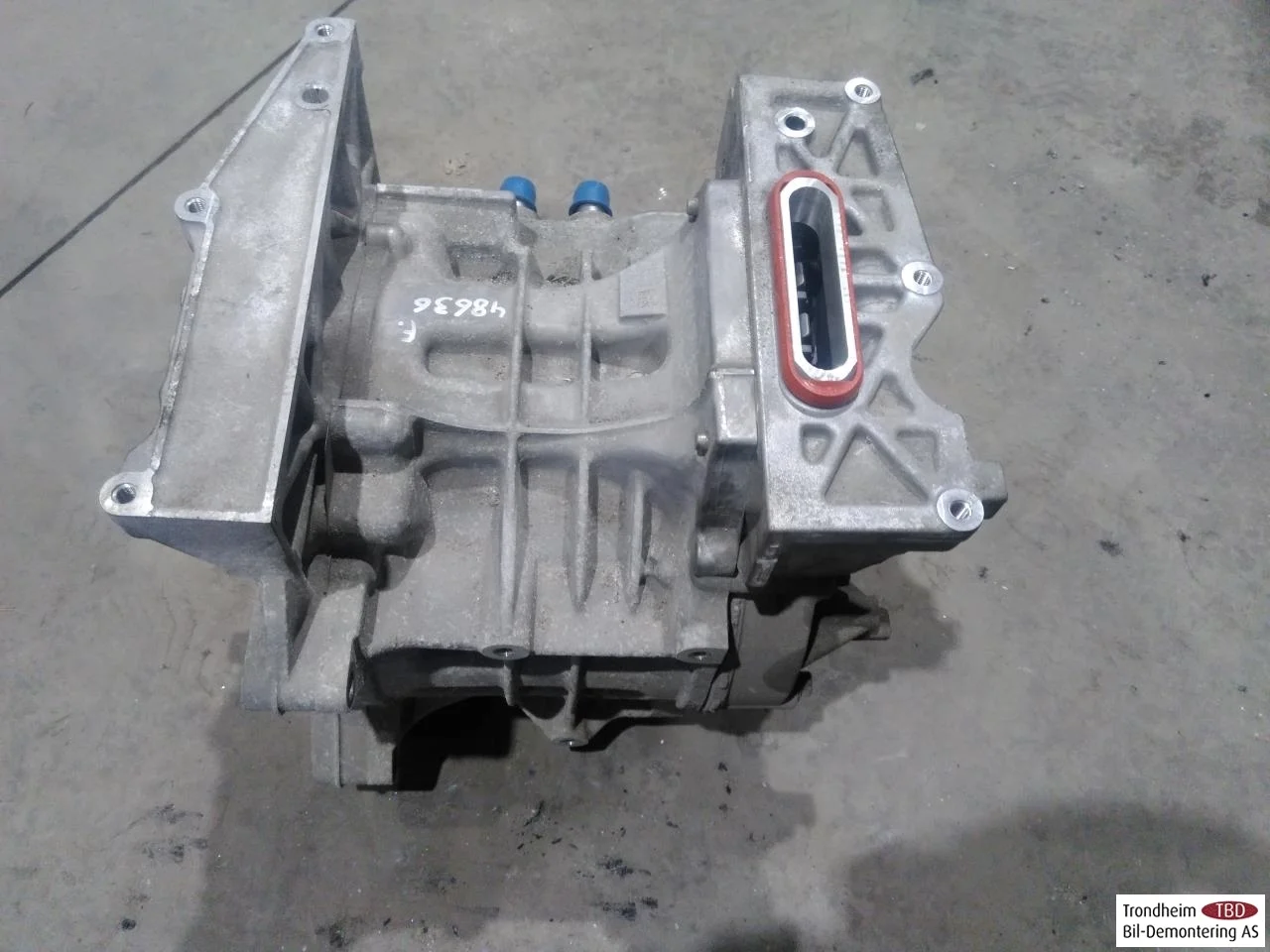 Nissan LEAF 2011-17 Front electric motor view 4