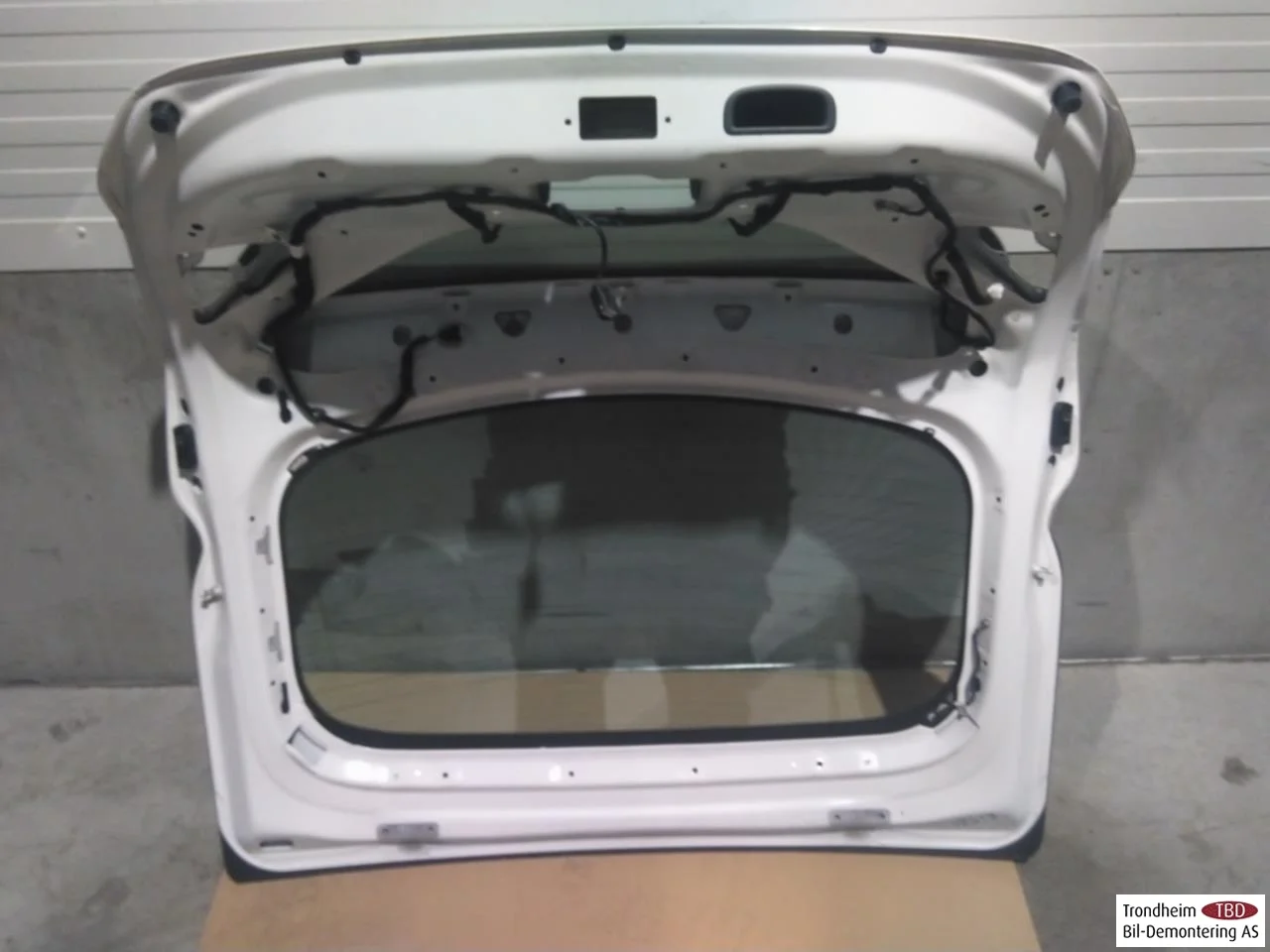 Hyundai IONIQ AE 2017-22 Csomagtérajtó, ferdehátú / kombi nézet 4