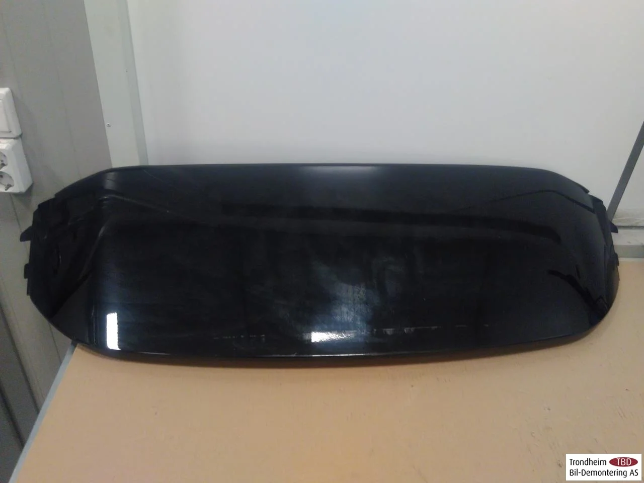 Mazda MX-30 2020- Spoiler, tailgate