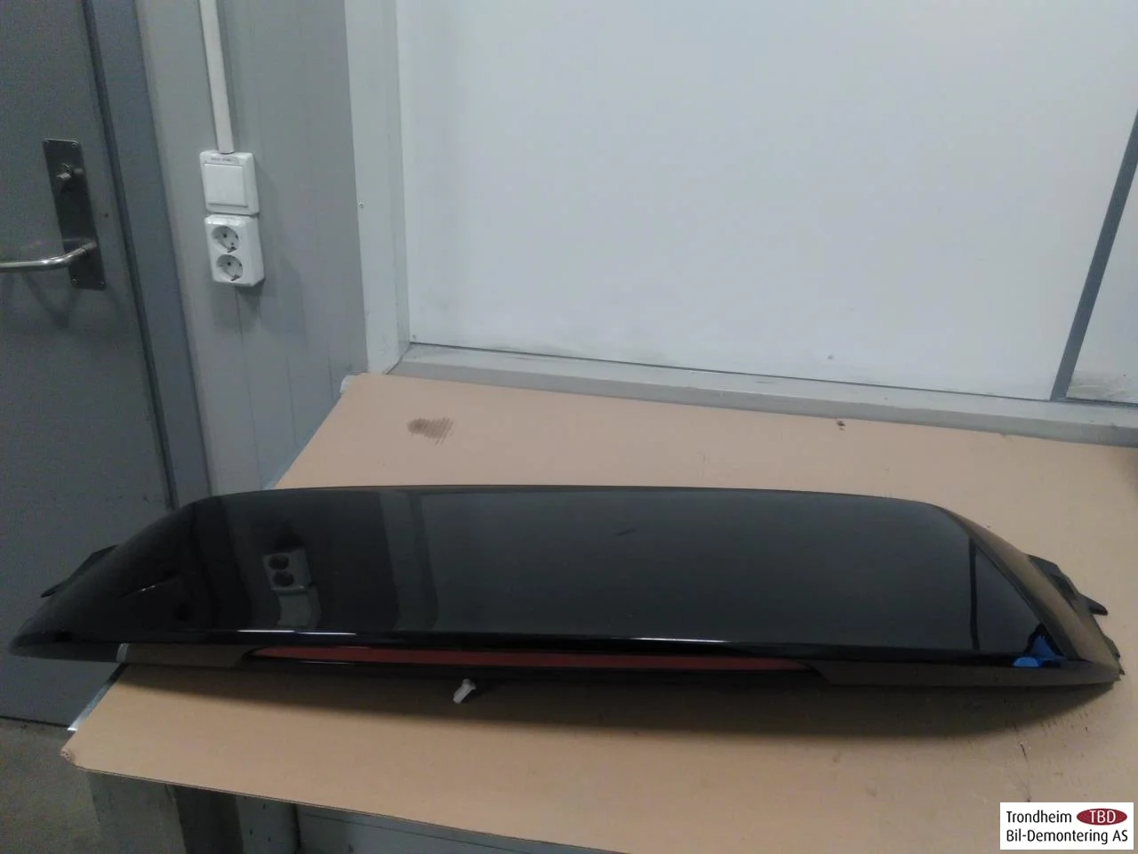 Mazda MX-30 2020- Spoiler, tailgate view 3