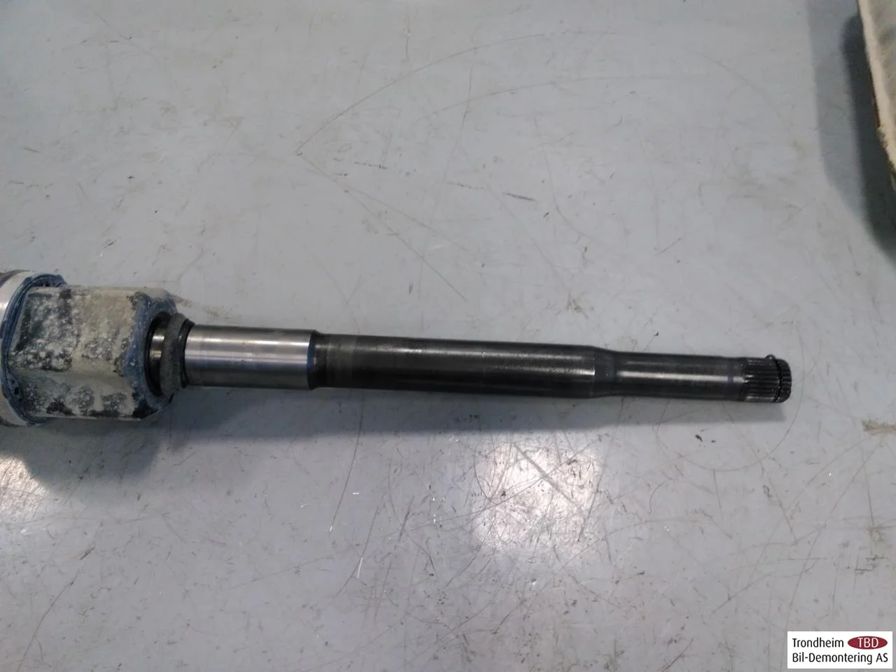 Jaguar I-PACE 2018- Rear right driveshaft view 2