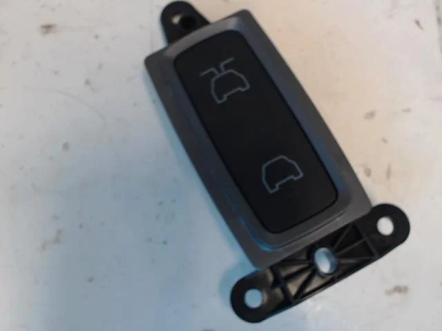 Tesla MODEL X 2016- Egyéb kapcsolók