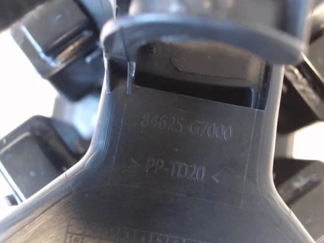Hyundai IONIQ AE 2017-22 Cup holder view 2